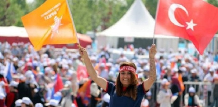 Umfrage: Unterstützung der AKP steigt auf 54%